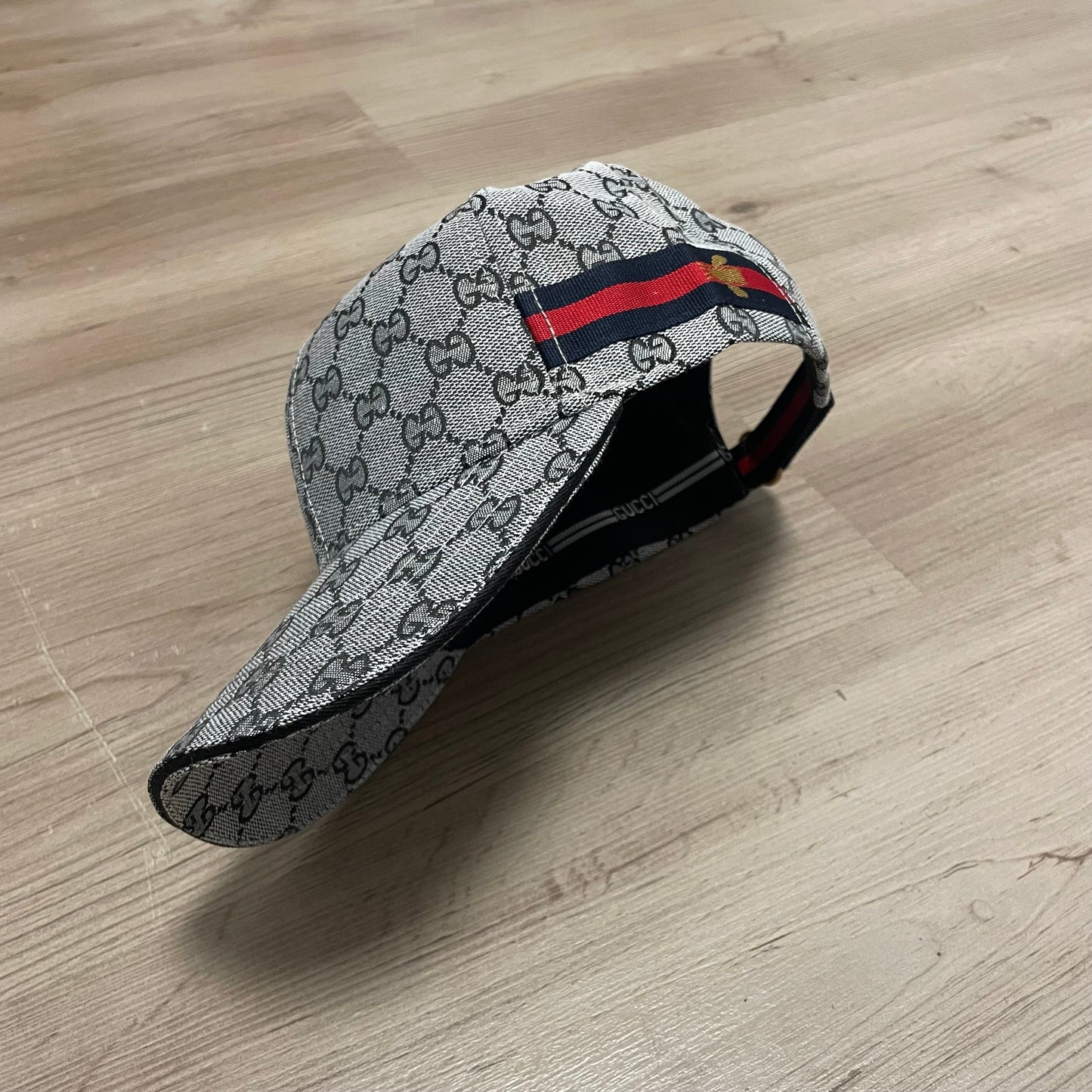 GORRA GUCCI GRIS