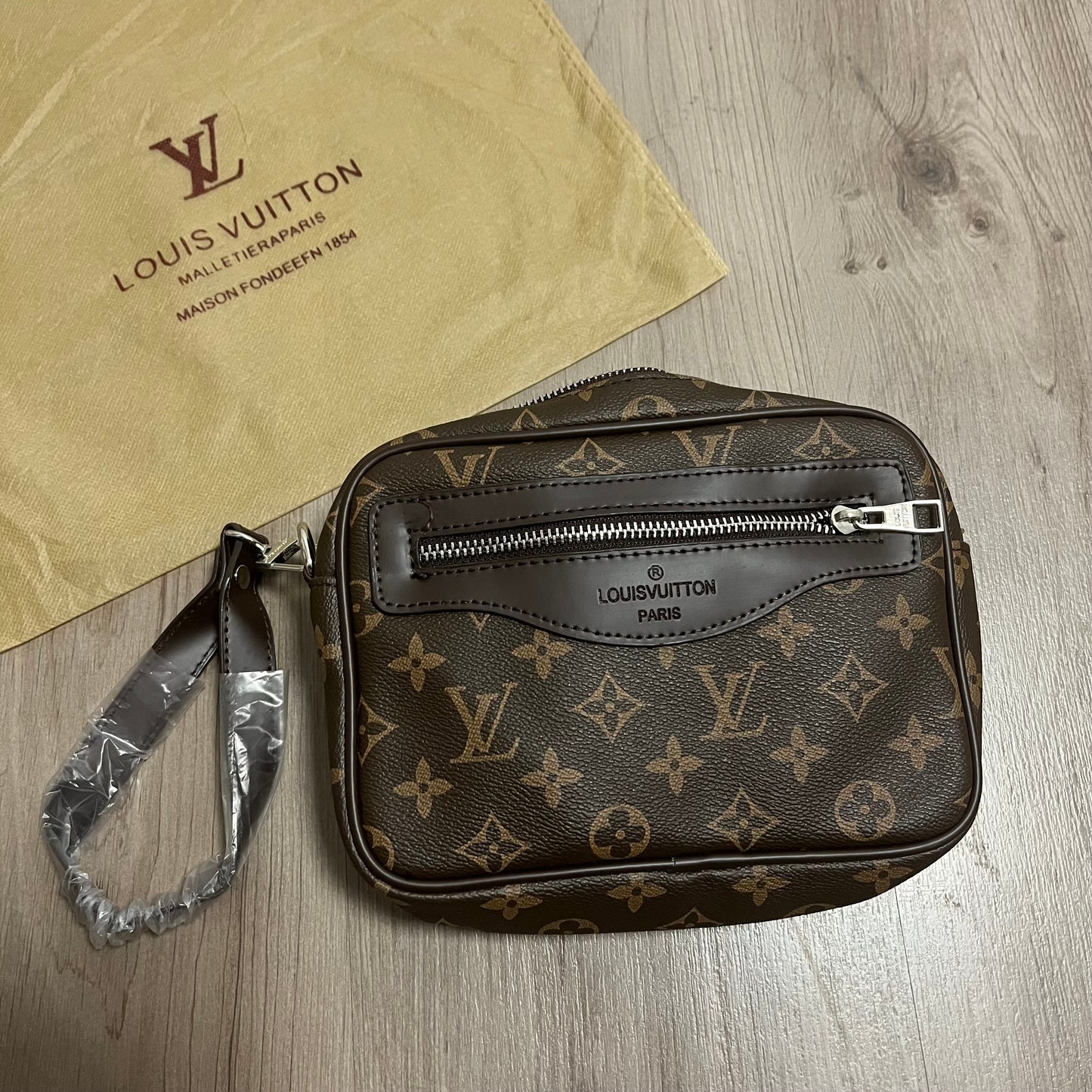 BOLSO MANO LV ESTRELLAS MARRON