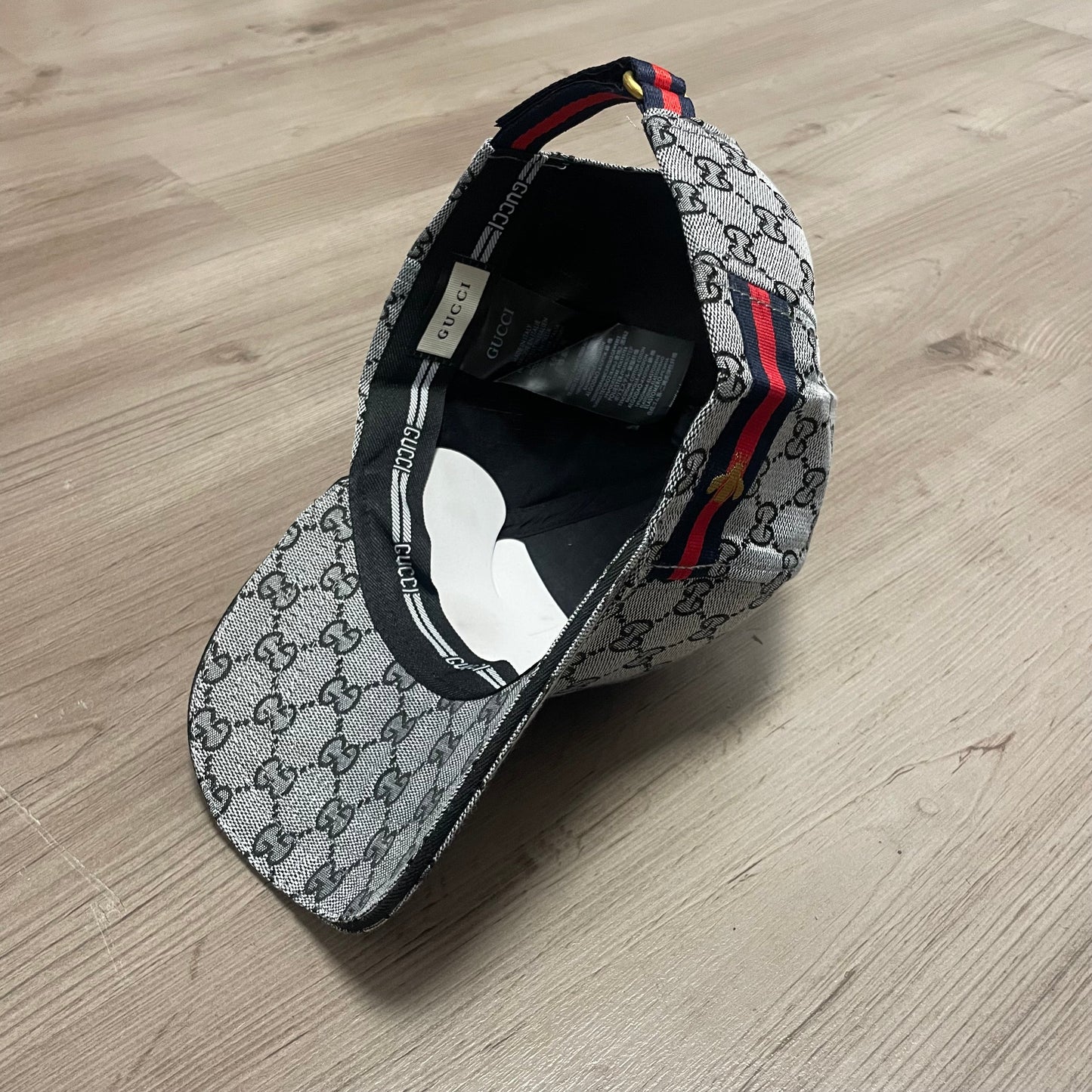 GORRA GUCCI GRIS