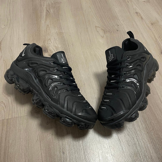 VAPORMAX PLUS BLACK