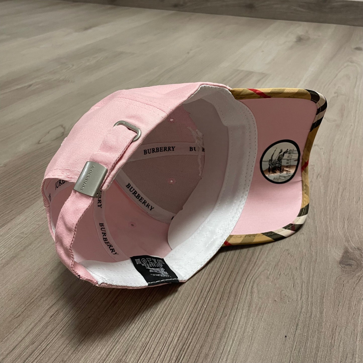 GORRA BURBERRY PINK