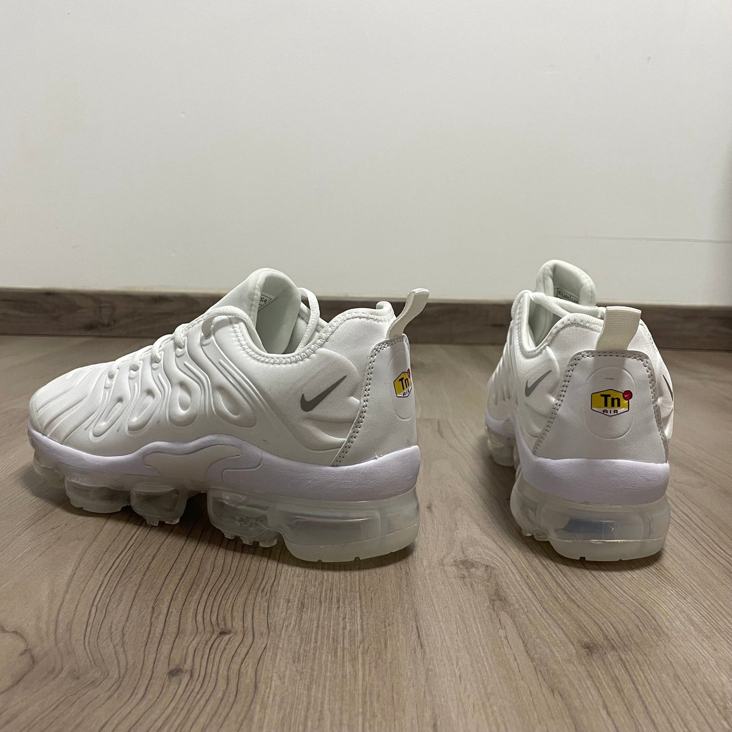 VAPORMAX PLUS WHITE