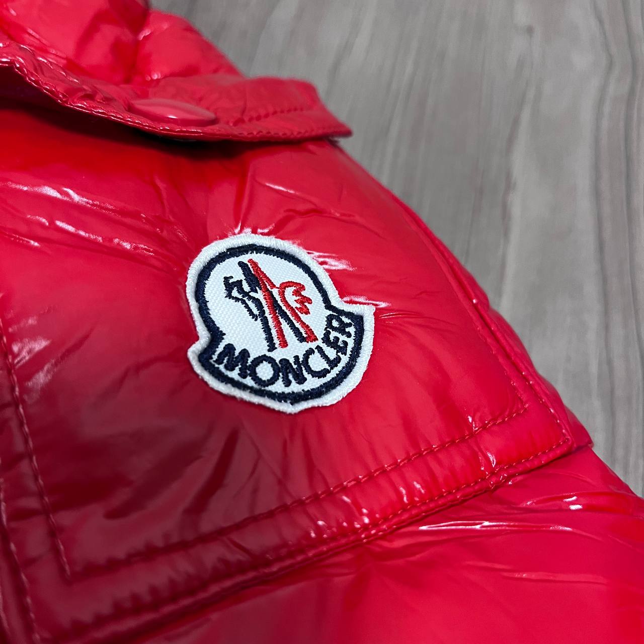 CHAQUETÓN MONCLER ROJO